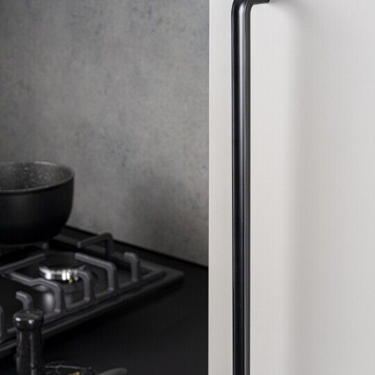 Greep Lipp 12mm  Mat zwart leverbaar in 2 lengte maten